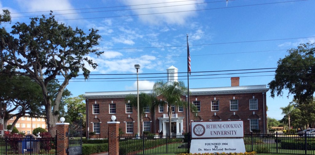 KRCSCollegeCo's tweet photo. Inspiring and encouraging visit @bethunecookman #gowildcats #PDinFL #SACACsumsem2016 @SACAC_Info https://t.co/MMALQBmwRU