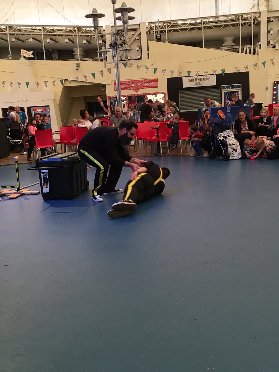 kerrymerilo's tweet photo. @Butlins more great #emergencyentertainment with mark and Ben at Skegness, c u guys in october😃 https://t.co/BtuFPgHiKl