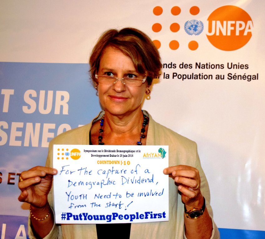 AfriYAN24's tweet photo. La Représentante Résidente de l'UNFPA au Sénégal soutient le COUNTDOWN #PutYoungPeopleFirst @DiagneAndrea https://t.co/nfIs7eebvs