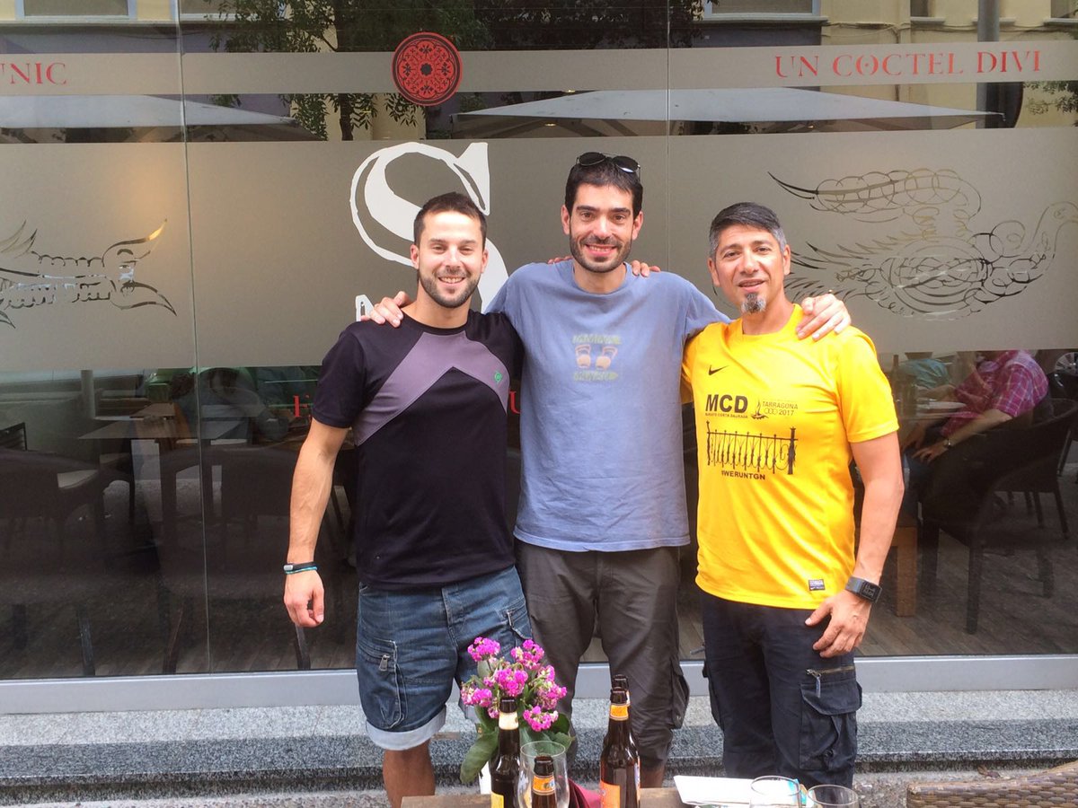 BeerRunnersGi's tweet photo. Visita sorpresa del Capi de #BeerRunnersLogroño @elraso76 a Girona. Gracias Esteban, muy grande! #MuchoMásQueCorrer https://t.co/WxwvAAdQxl