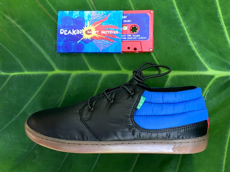 deakin_official's tweet photo. Collab w/ @keepcompany is avail now. Comes w/ a cassette feat 2 versions of new song, Harpy: https://t.co/ZajujnbNWO https://t.co/5dpCW4XSbL