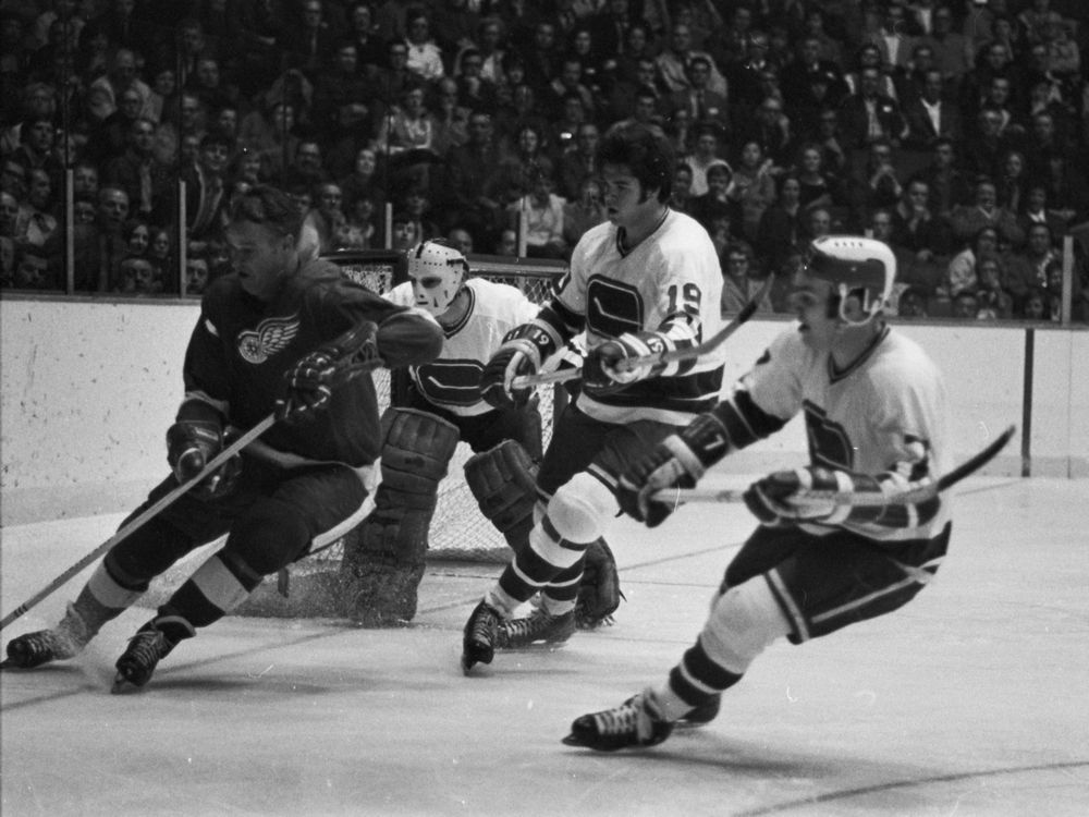 theprovince's tweet photo. Former Vancouver Canuck Dale Tallon remembers fearing the great Gordie Howe https://t.co/3QTF9yxBAQ #sports https://t.co/DVbA45Rl7U