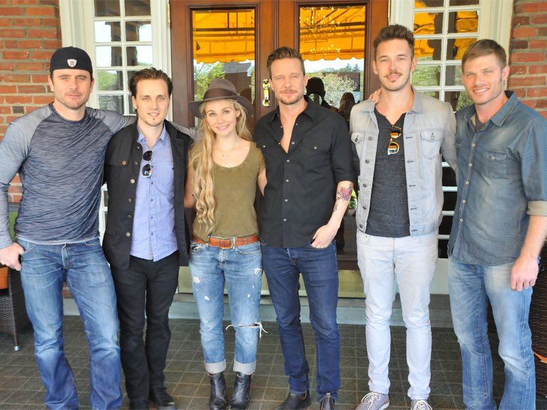 keepnashville's tweet photo. Are you happy #NashvilleIsBack RETWEET to tell @CMT thank you! @CharlesEsten https://t.co/5nDi50RMyB