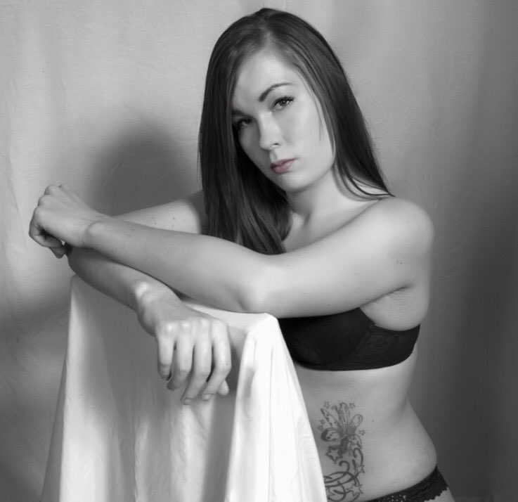 Jayymee88's tweet photo. ✨1hr #RTgame with my new little subby✨ £3per like&amp;RT Lets go!😝 @underdeskloser @RTCuck @RTsubby @RT4tat2 @RTCunt96 https://t.co/h48quavr88