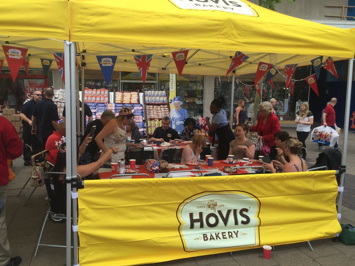 m_hull's tweet photo. #HovisStreetParty #Hovis great day in bexleyheath with Hovis team at their street party https://t.co/AcHfcE6Xcd