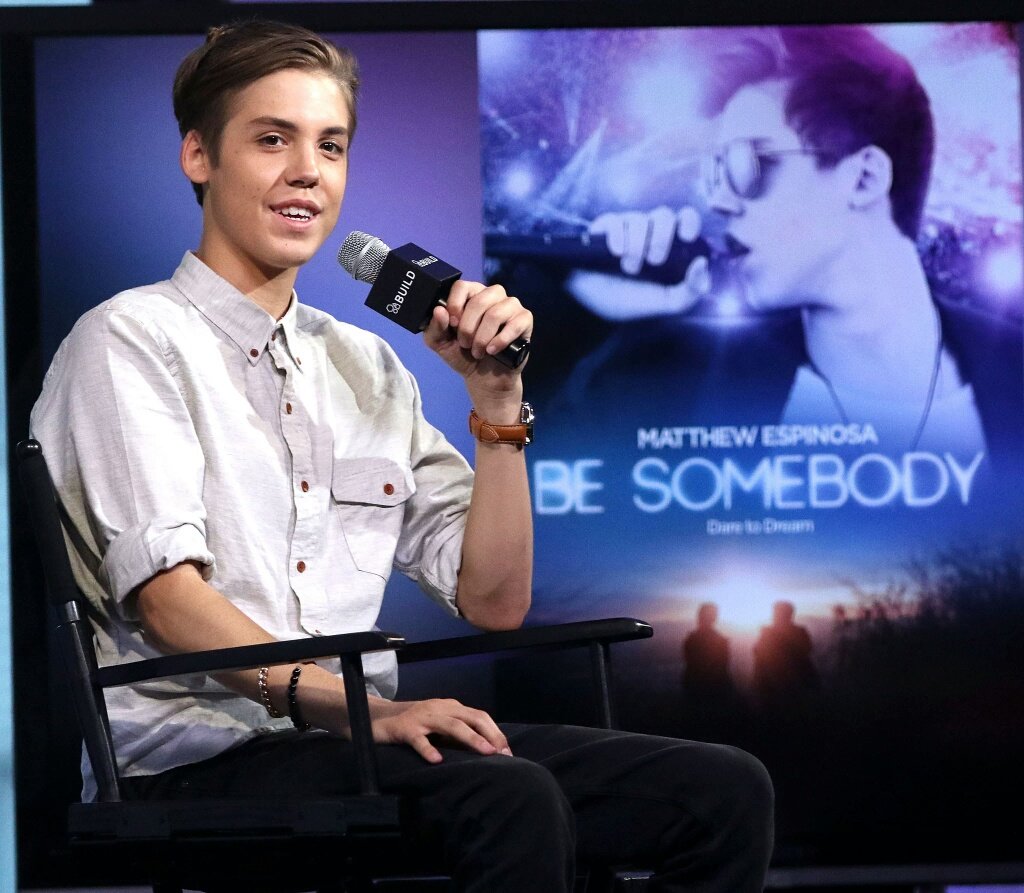 TeamOfYouTubers's tweet photo. La película de Matthew Espinosa, #BeSomebodyMovie ya esta disponible.
#BeSomebodyTwitterChat
@TheMattEspinosa https://t.co/7VUgIWOqWG