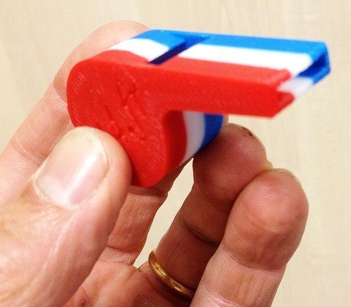 The UEFA EURO 2016 is starting tonight ⚽️ Make some noise with this 3D printed whistle! DL: cults3d.com/en/gadget/siff…