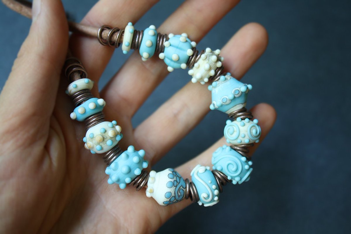Like_A_Glass's tweet photo. Necklace ^^
#GlassNecklace #Necklace #GlassJewelry #LampworkJewelry #frostedglass 
https://t.co/xozzoF1iEY via @Etsy https://t.co/oOy8yWcxDU