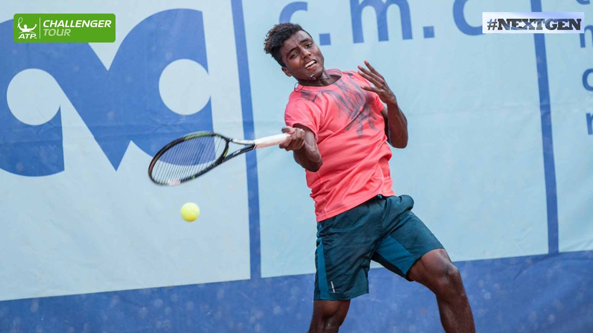 Which former Wimbledon champion is helping <a href="/eliasymer/">Eli Ymer</a> with his volleys? Read: bit.ly/1ZEf5EI