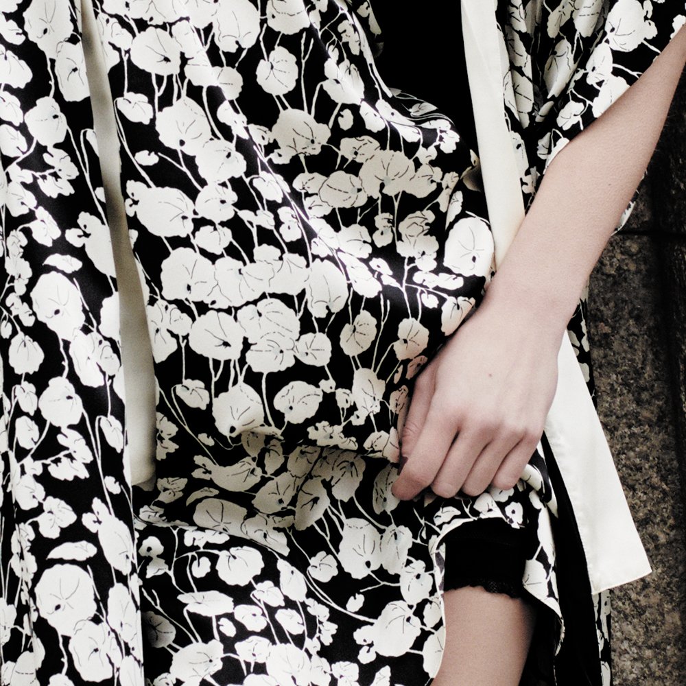 OliviavonHalle's tweet photo. For abstract prints in monochrome hues shop #TheParisCollection now | https://t.co/uYvSxv7lTe https://t.co/GTNGzSqEEk