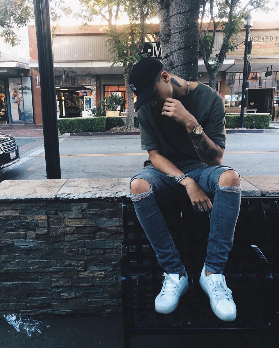 jaxonkingg's tweet photo. Alle meine Bitches nennen mich "Daddy"
Chille mit der Family
Hoes schicken mir Emojis
Pretty Mo'fucker mit der Roli. https://t.co/JXkoDKpXkr