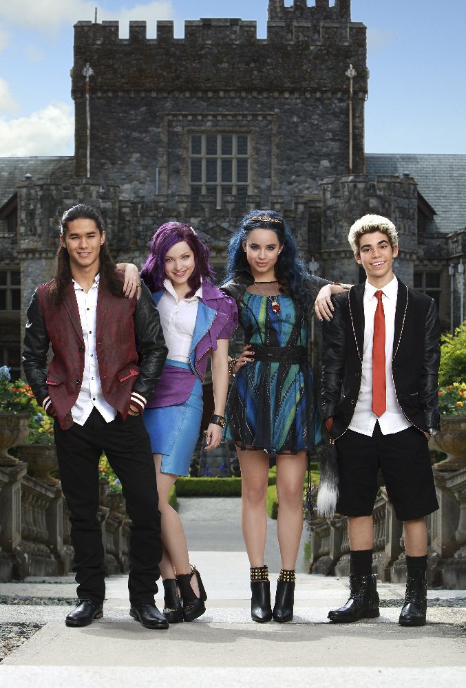TeenmentNews's tweet photo. It's Official! @DisneyChannel #Descendants2 will arrive in Summer of 2017! @chinamcclain will be Ursula's daughter! https://t.co/CtqMrMjM58