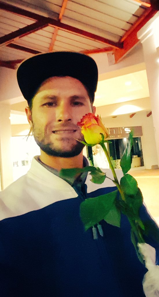 MarcVH08's tweet image. You should always show your wife appreciation.I show my in small but meaningful ways.#1Rose#OrAbunch#Itsda💭datcounts