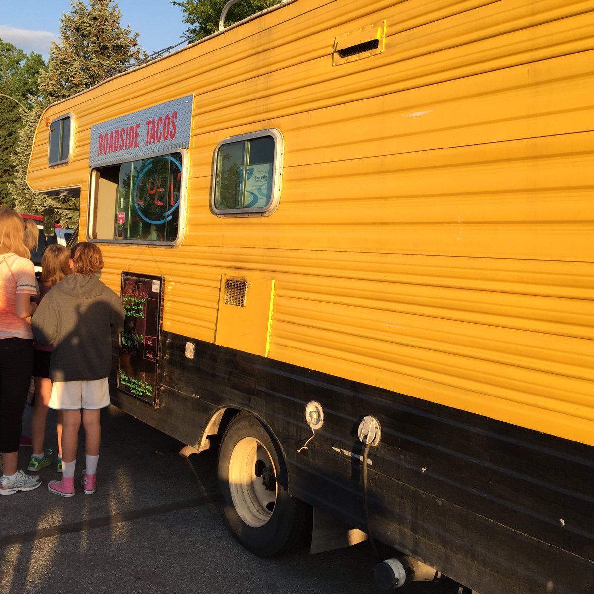 515Brewing's tweet photo. Tacos, Tacos, Tacos! @RoadsideTacos in house from 5 - 9ish tonight! https://t.co/zeBVZI90xK
