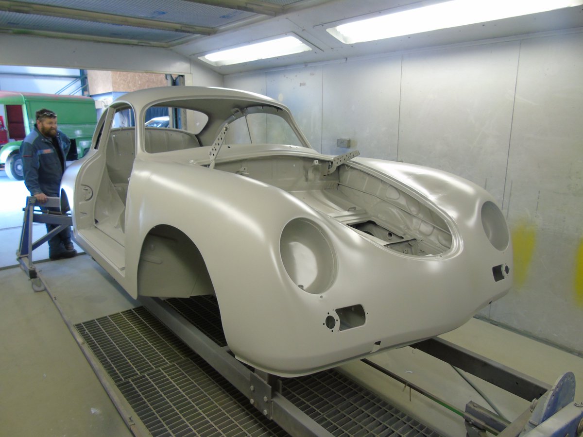 With the fabrication work now complete, the 356 has been sealed with a couple of coats of epoxy primer.