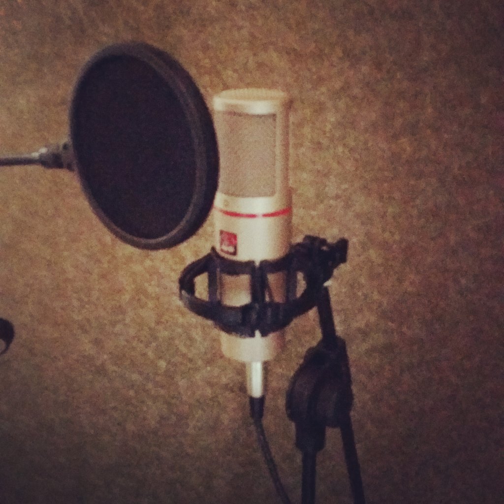 hatebeatcrushrs's tweet photo. Recording session! Stay tuned! 
#hatebeatcrushers #kristinafrandolic #voicerecording https://t.co/65CANR1uZS