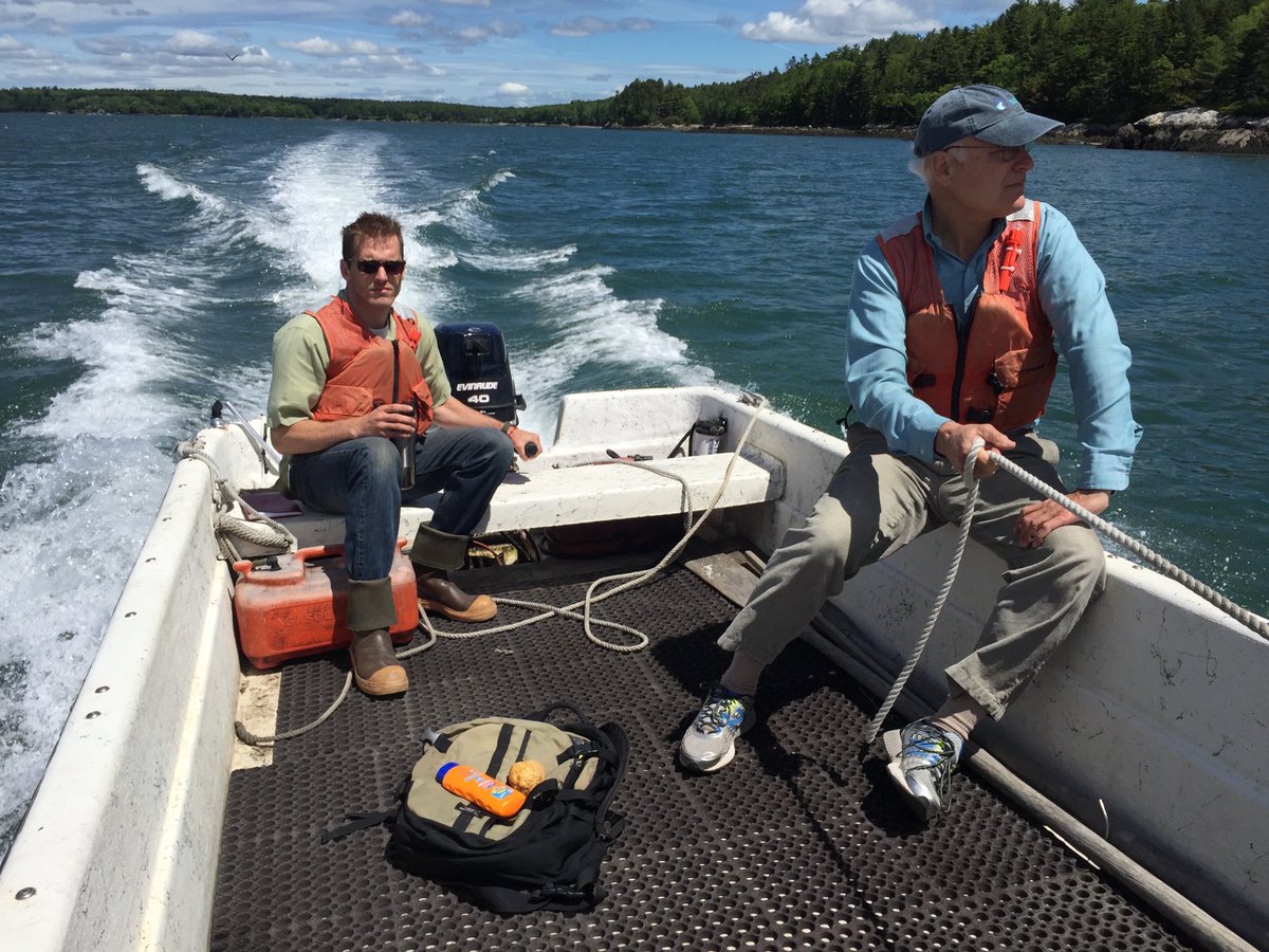 BradyBunchDMC's tweet photo. Our Post-doc Matt Gray and Professor Larry Mayer are out on the Damariscotta looking for mussel bars today! https://t.co/sGXHRIGGeT