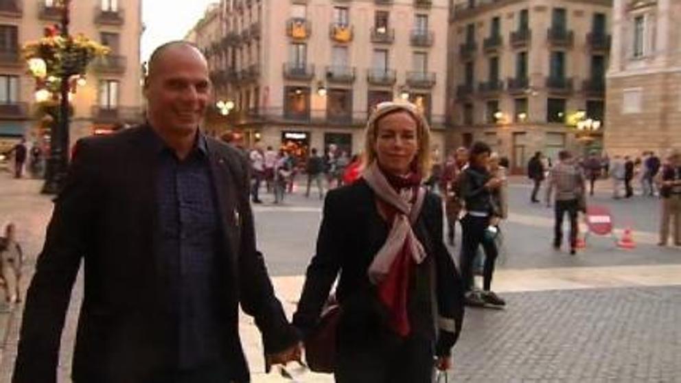 LaVanguardia's tweet image. Barcelona pagó tres noches en hoteles de lujo a Yanis Varoufakis y a su esposa dlvr.it/LX7WLK