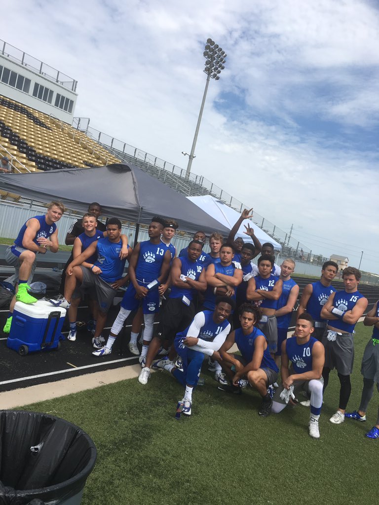 3rdcoastpistol's tweet photo. 35-6 Brewer wins game 1 #txhsfb #asqt https://t.co/qj0Vl2DNYQ