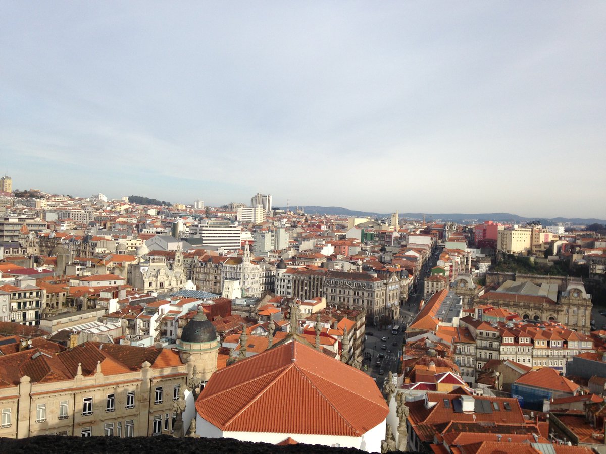 A5: Editorial Assistant @Olileibri road tripped from Lisbon to Porto in December! #TravelSkills