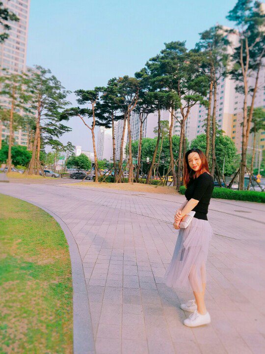 misoeunmi's tweet photo. 똥기저귀 빨러 달려와준 미란이^^
수다스럽지 않은 너와의 대화는 새삼 내가 고배우라는걸 느끼게 해준다..ㅎㅎ
#나의스타일리스트♡
#촬영이더쉬웠어염
#간만에외출
#출산5주회복기
#백일에기적을믿어보자!!! https://t.co/efBYqXmzgg