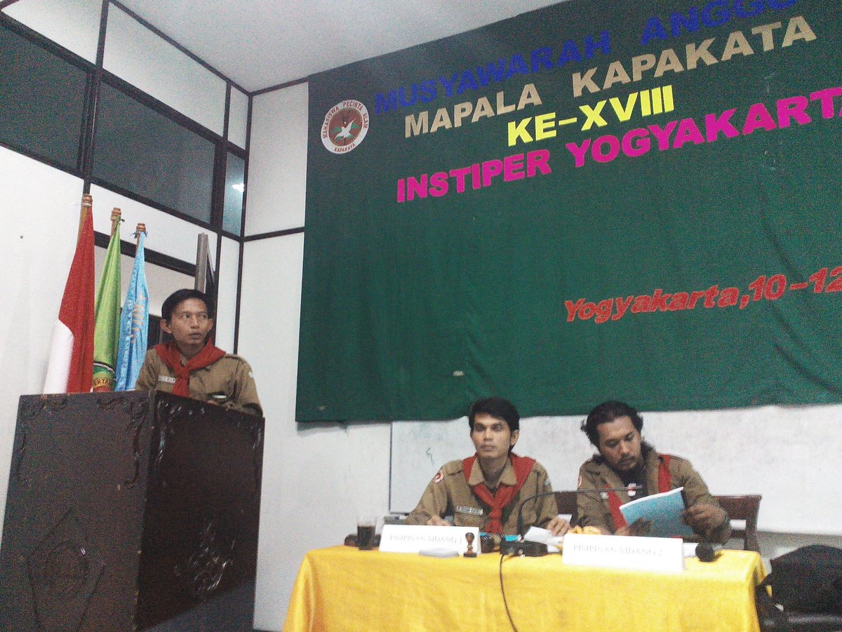 sedang berlangsung pembacaan LPJ Kepengurusan oleh Ketum (Hadi Iswanto) #mapala #jogja #Ramadhan