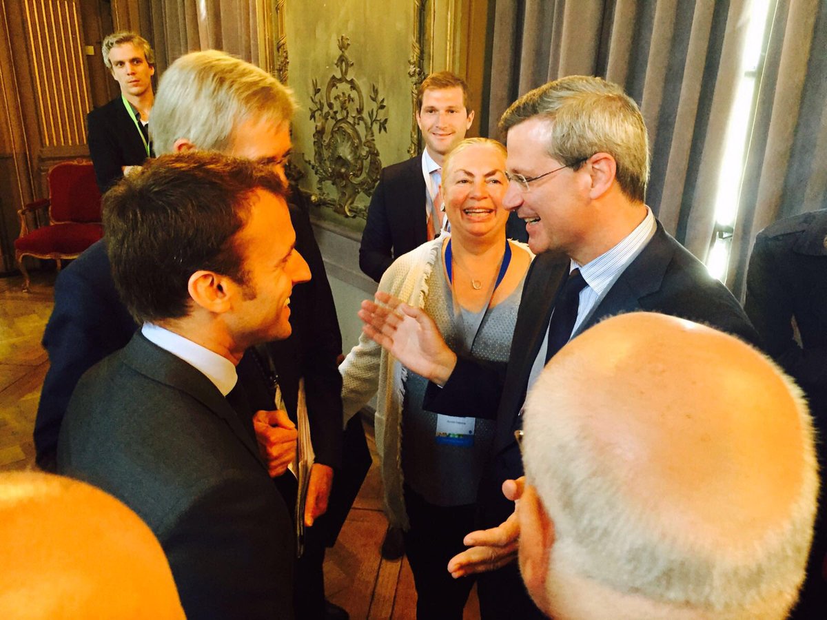 An honour speaking w <a href="/EmmanuelMacron/">Emmanuel Macron</a> about <a href="/RioTinto/">Rio Tinto</a> &amp; the French mining sector #WMaterialsForum
