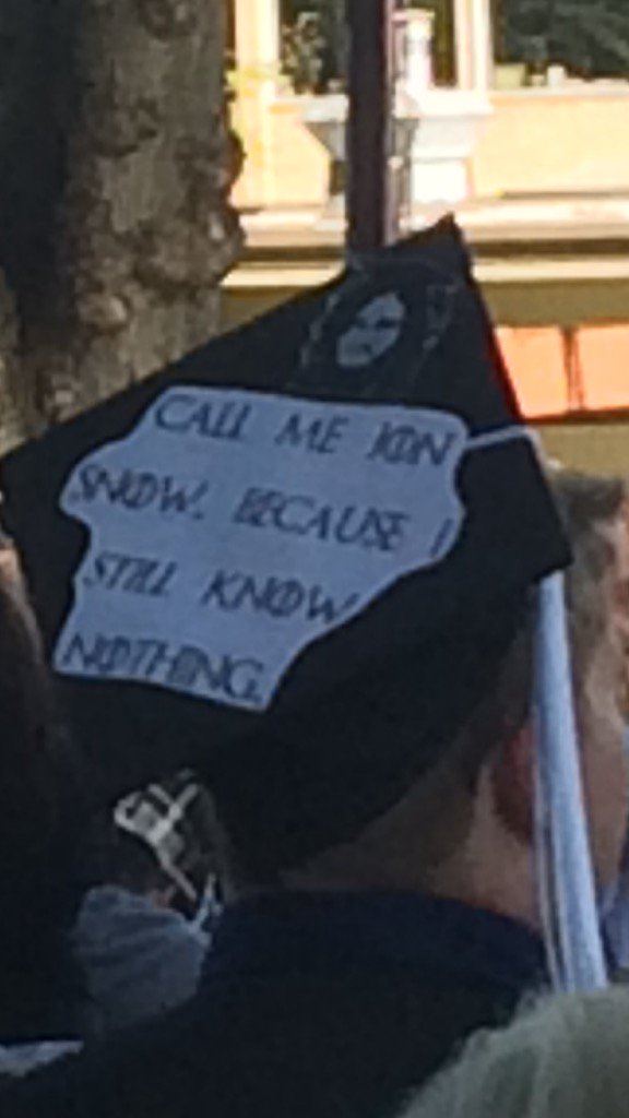 FrckldFngrtps's tweet photo. Graduation hat decor #fail "Call Me Jon Snow because I still know nothing" #idiot https://t.co/ioHJLPpCcZ