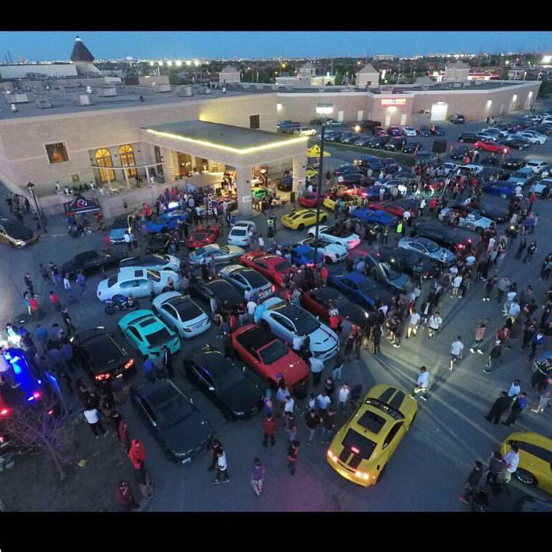 nicklinauto's tweet photo. It's that season folks! #carshows are really a way into a car lovers heart! #ontrides #guelph #torontocars #ontauto https://t.co/BEGpsFN7mW