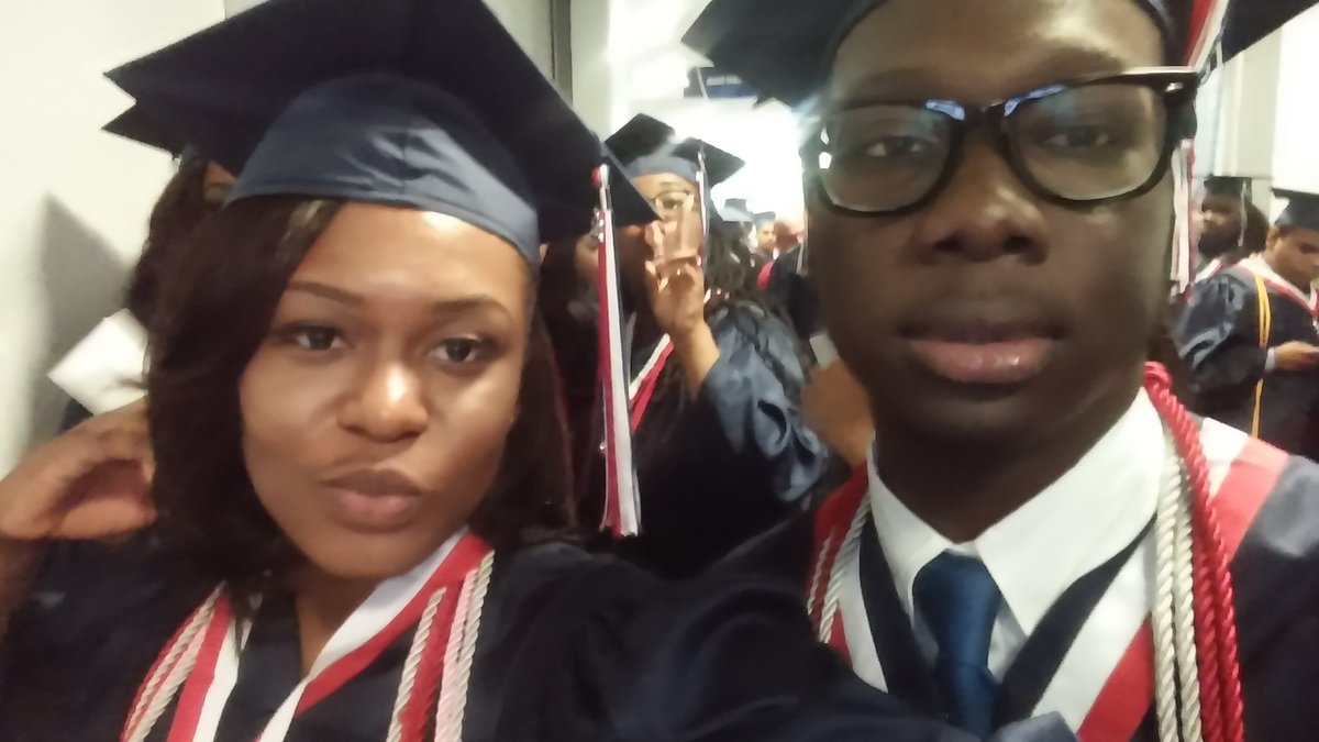 _NaturalBeauty7's tweet photo. We finally did it ! Miramar Alumni 16 #BESTFRIENDS #miramargrad https://t.co/dYkRRmO8xv