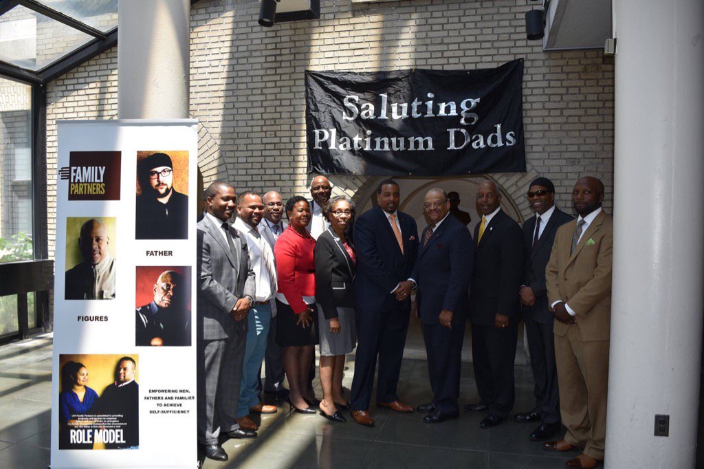 TheFatherCenter's tweet photo. Platinum Dads press conference: Mayor Jackson, UIH staff, Board Chair, & 2016 honorees!#communityofmen #dadmatters https://t.co/dEgPNsl8Og