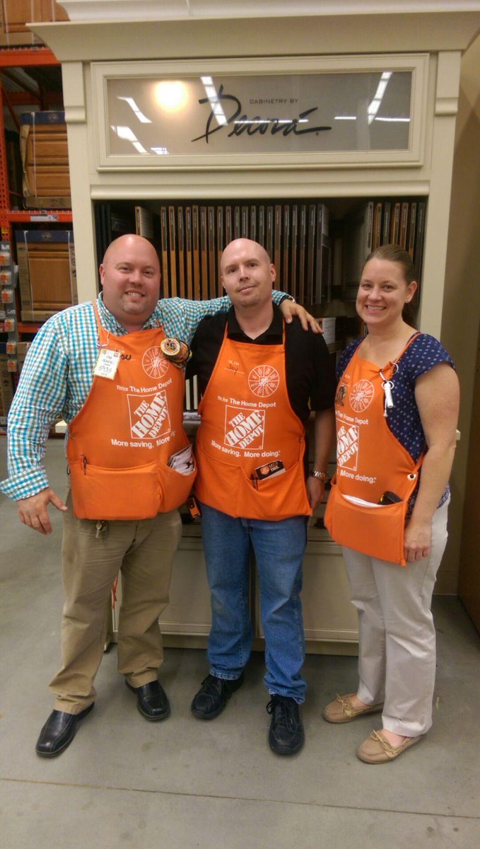 Lou MASM and Chrissy SASM recognizing  Jay our new appliance specialist for taking care of our people!@MJBOKIS