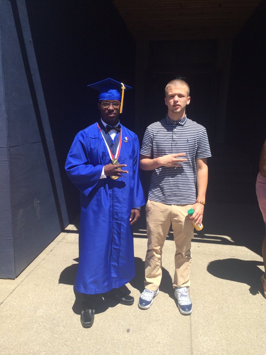 almightymatt10's tweet photo. My blood brothers ❤️✊🏼 I'm the last one left 🙇🏼 https://t.co/OlAMejW4be