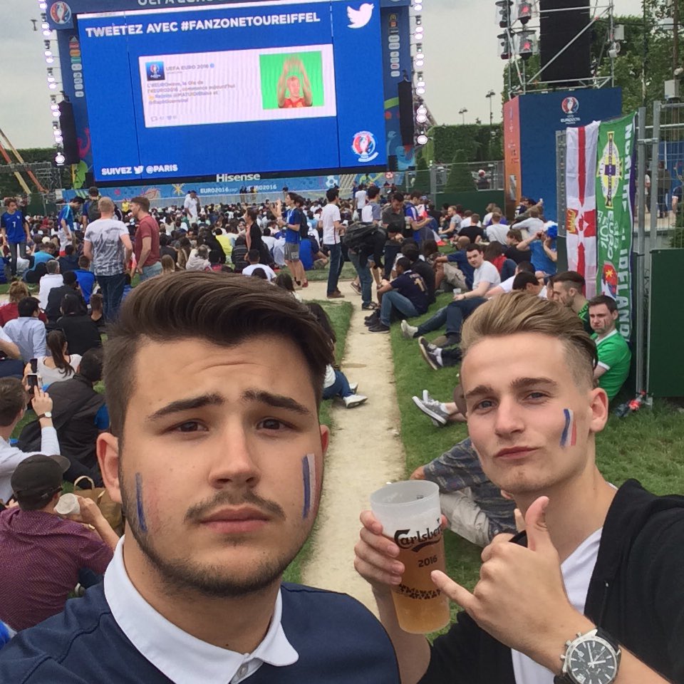 Chtimio's tweet photo. #FanZoneTourEiffel https://t.co/YauZ4B2lyM