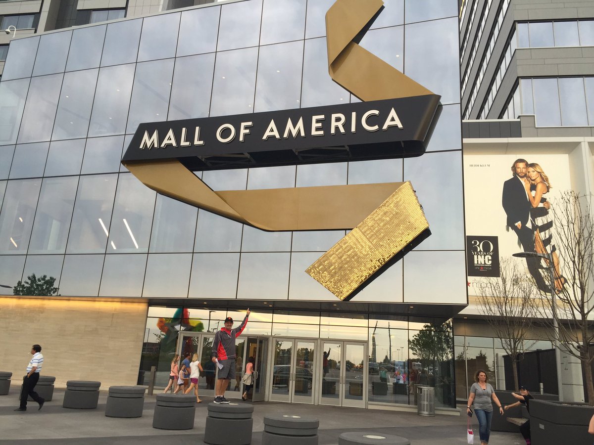 whereschicorob's tweet photo. Long drive to find this #hatetoshop. Hot in Minny. โค๏ธ your generosity, Thanks #PitchForPaws https://t.co/mnMh1XFEyV https://t.co/tMm76DYZXS