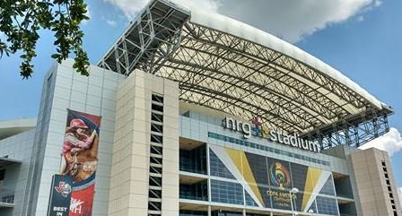 GolCaracol's tweet photo. El NRG Stadium vuelve a recibir a la selección Colombia, luego de 11 años: https://t.co/odsO03cKPl https://t.co/xljFDHf5zF