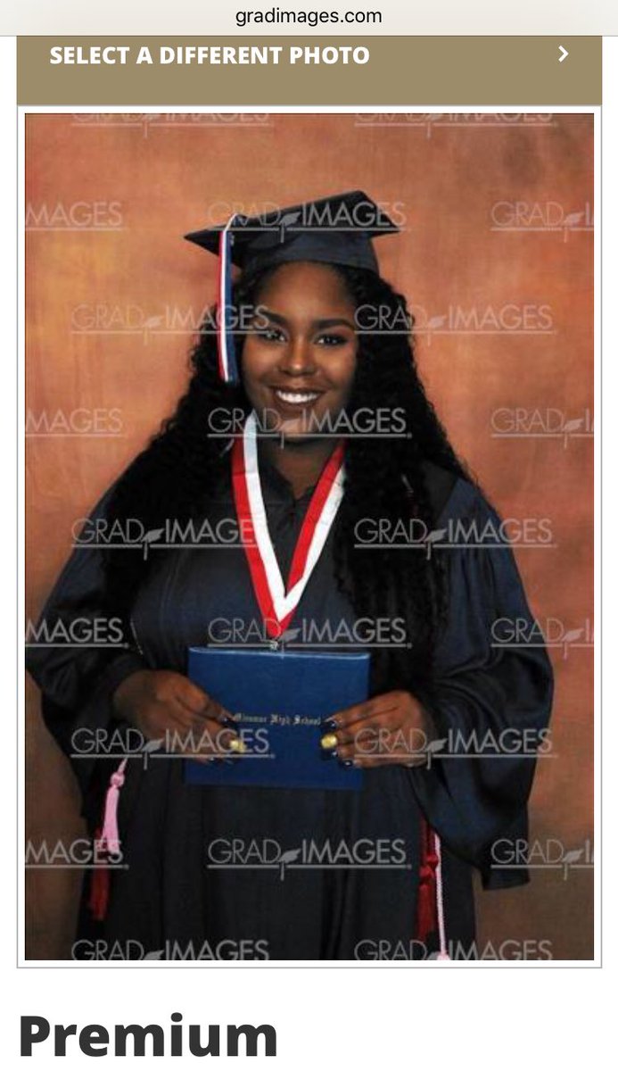 iamdesireb's tweet photo. These are so nice!!! π©π The best pictures I ever took professionally #miramargrad https://t.co/sc6OICFyo4