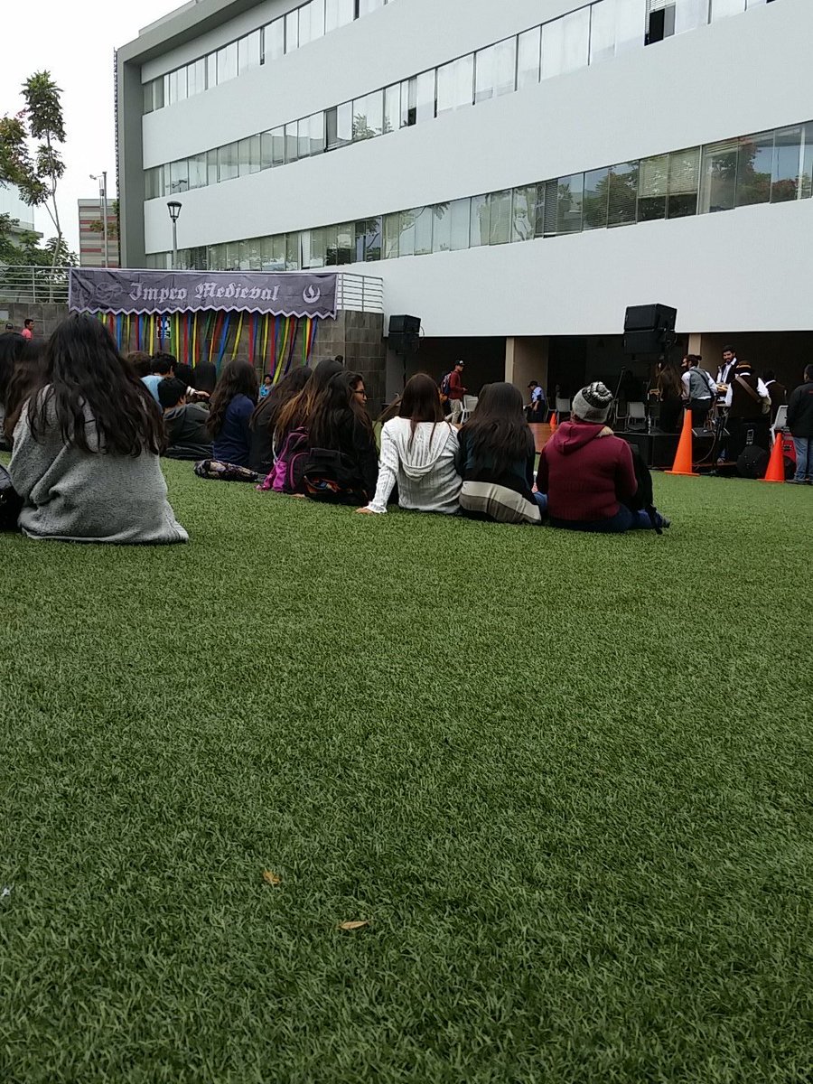 09camilita's tweet photo. Locuriando #impromedieval #upc https://t.co/evoqbYi7I1
