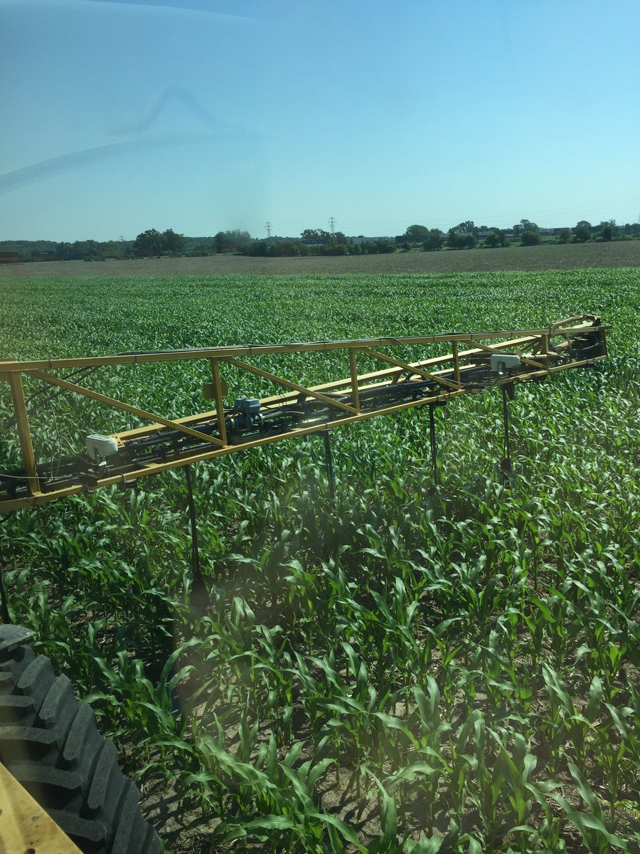 ModernAg_PS's tweet photo. Grower helping out his corn with @Trimble_Ag GreenSeeker with FMX Field IQ. #boostingyields #efficiency @DanBigham https://t.co/lz5TJaNy1f