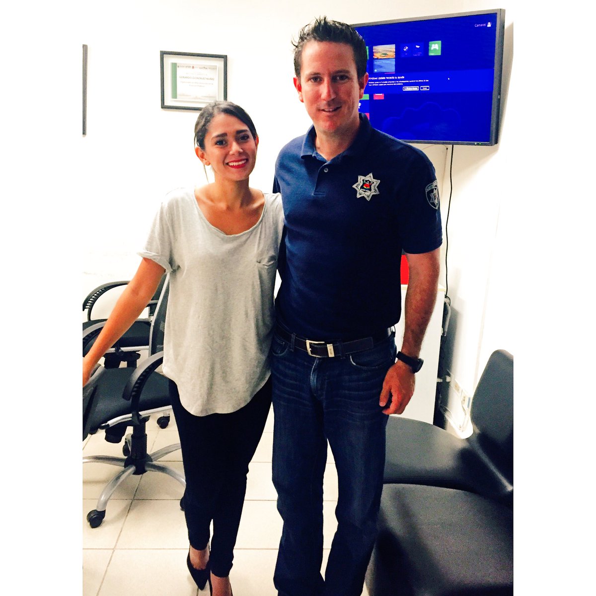 alicia_rm09's tweet photo. Agradezco al Director @gerardog_  el apoyo y el interés por beneficiar a las Mujeres Policía de BJ con el #PSVJF . https://t.co/AKqCICXm1M
