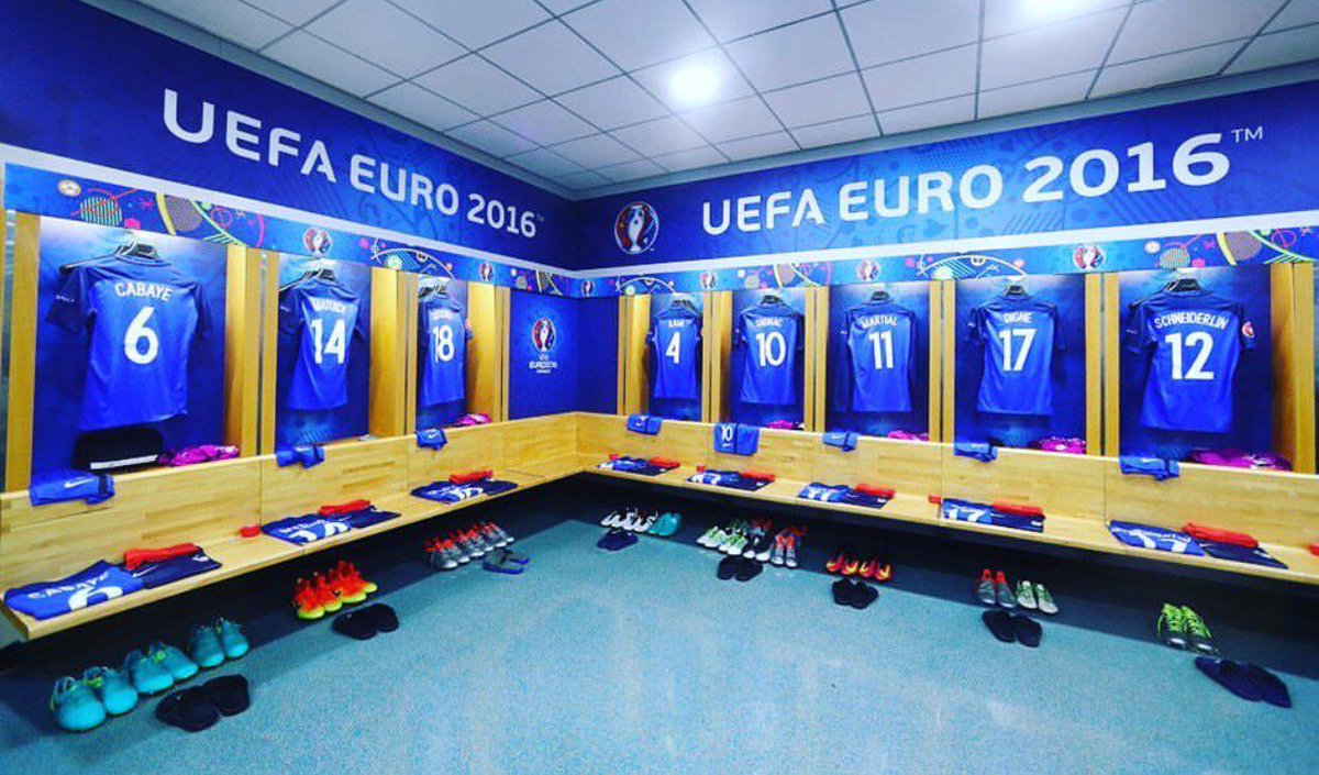 1win_official's tweet photo. This is where it all begins...🇫🇷 #EURO2016 #france #1win #romania https://t.co/OOxuoqSklG