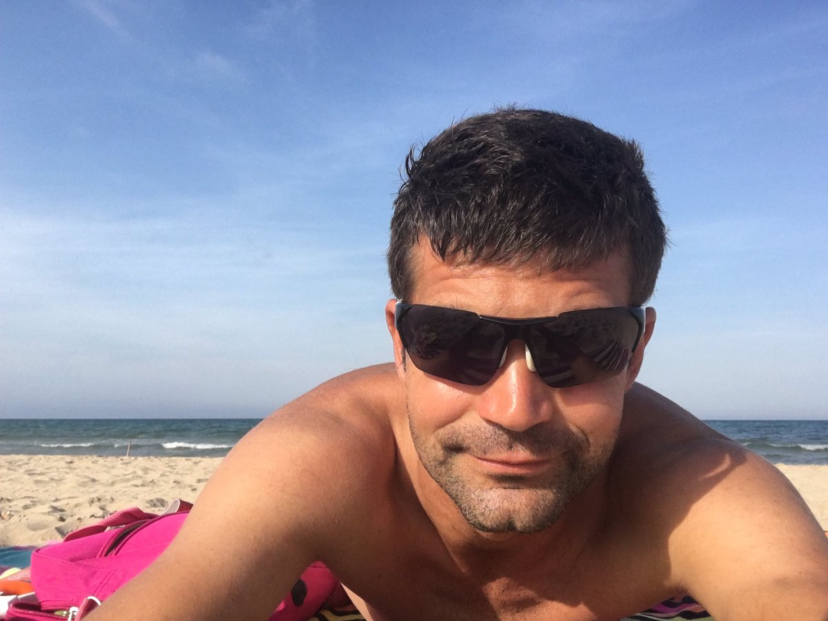 ALUDJ's tweet photo. Tarde de relax. Mañana a seguir pasando caloret en el curro https://t.co/UYAzVlY62R
