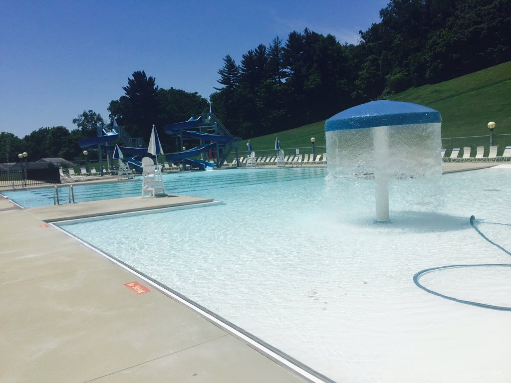 MayorKohl's tweet image. We are excited that the park pool is opening tomorrow morning @11:00!!#finallyopen #itshotoutside #cooloff