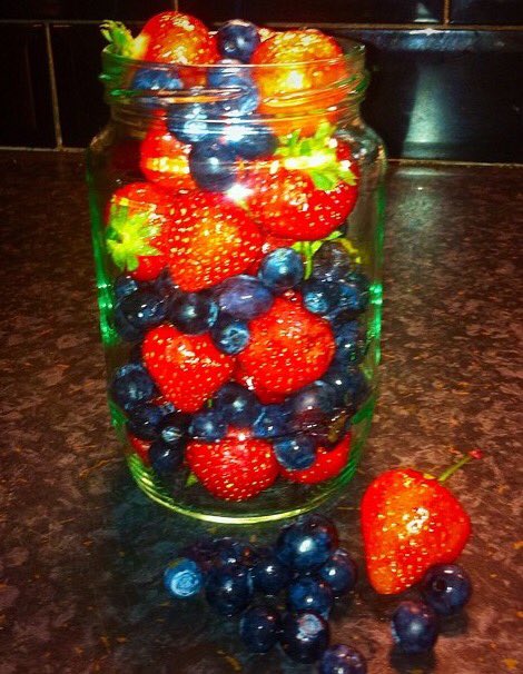 Love my beautiful vibrant jar of strawberries &amp; blueberries 🍓 #HealthyLiving #GoRaw #EatFigsNotPigs