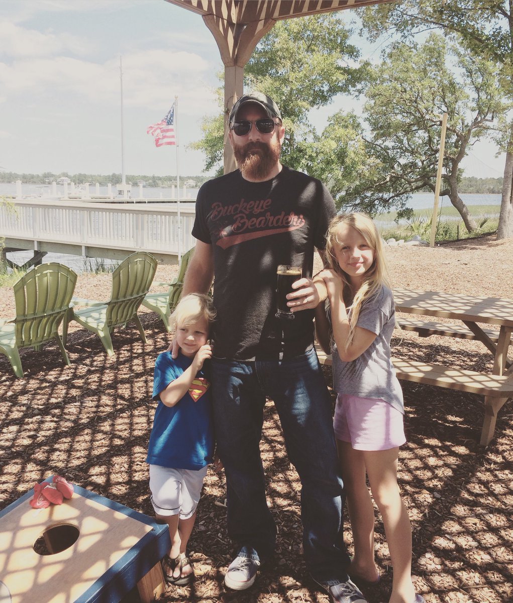 Celebrating success for the littles! #paris #mexicancakebeer #wandorivermarina #westbrookbrewing