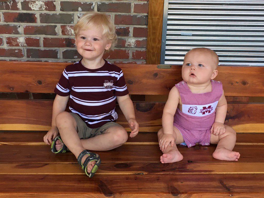 Front porch swinging <a href="/TheLittleDooeys/">The Little Dooey's 🔥</a> 
#HailState