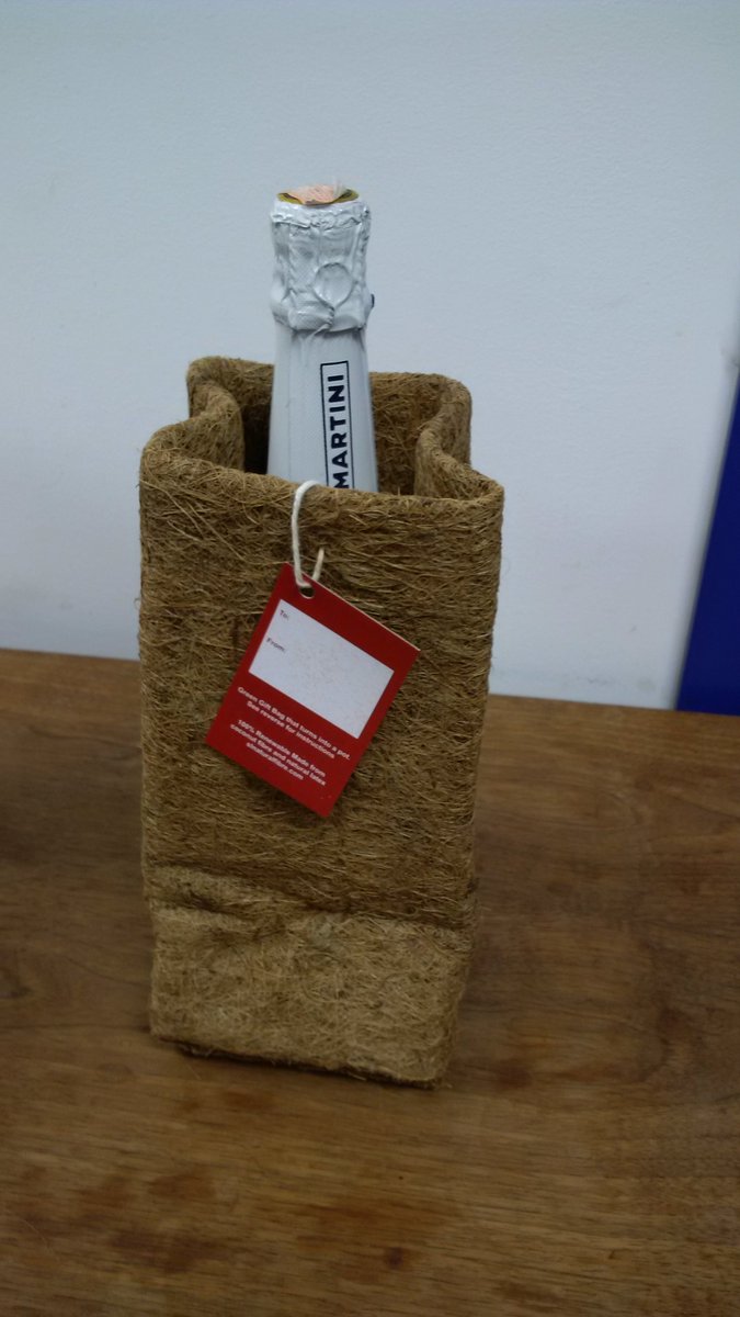 TurtleCoconut's tweet photo. #green, #winebag, #newdesign,#coconutfibre,#renewable
New gift wine bag that turns into a pot.  plant whole unit. https://t.co/npu4PZqdMa