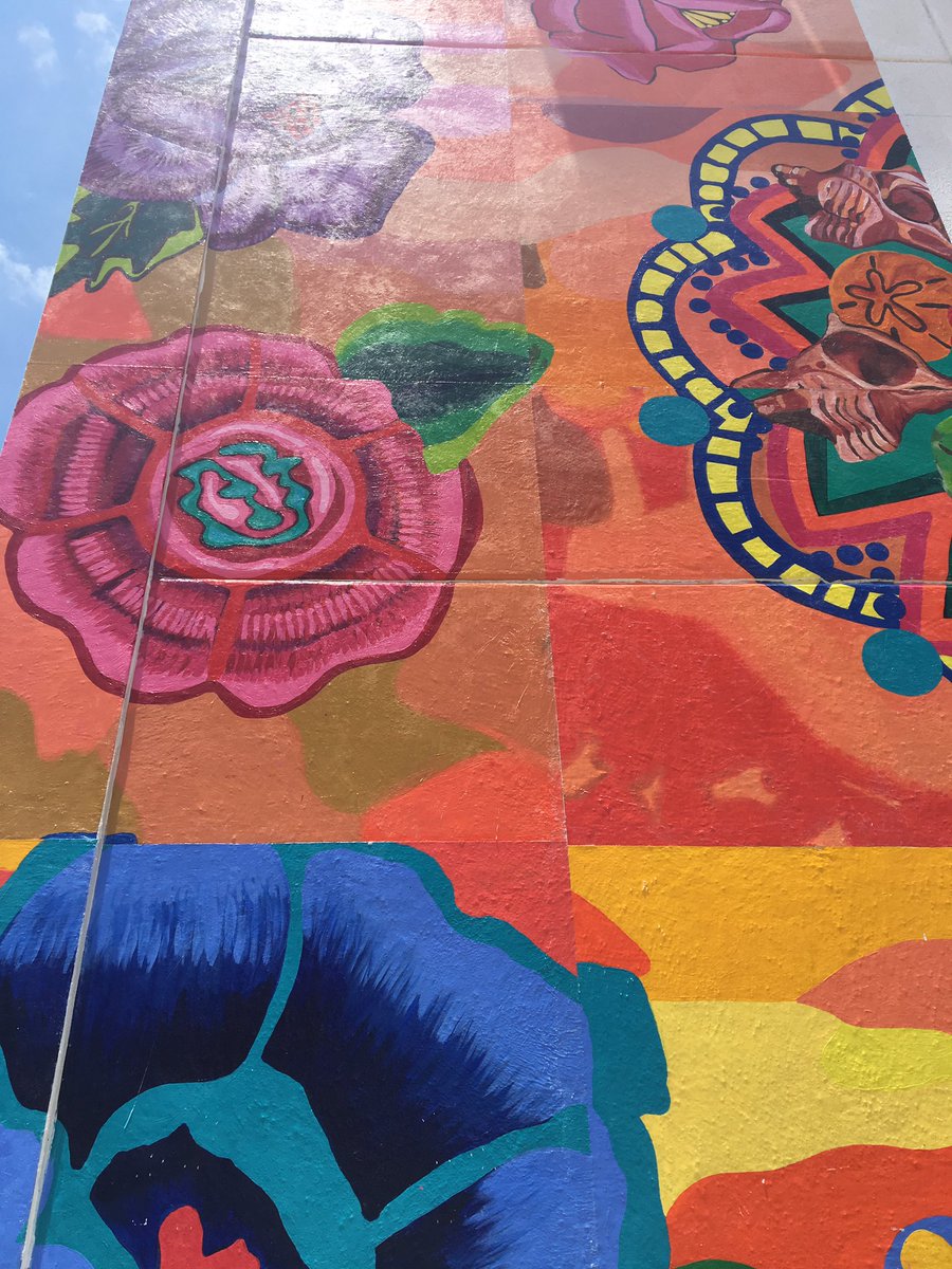 MaryAnnBeckett's tweet photo. Art in full bloom #vivacc #ccmural #thatwasfast https://t.co/QKvdrozYCP