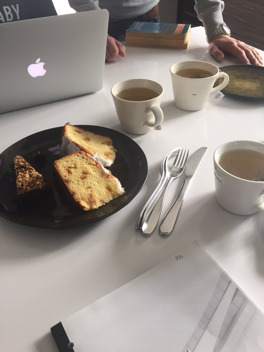 JaneBatesIntDes's tweet image. Friday feeling - with cake to sustain @Nkbespoke and me through meetings.@berylandpegs hits the spot everytime