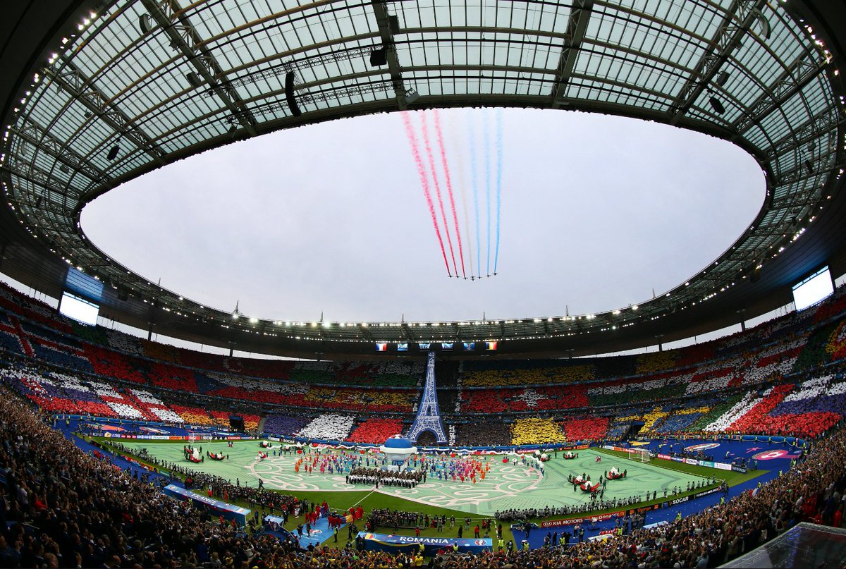 RatedRHero's tweet photo. Awesome pic! #Euro2016 https://t.co/QBY5x4Iqq7